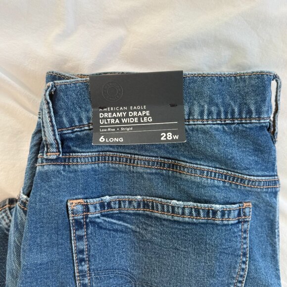 AE Dreamy Drape Strigid Low-Rise Ultra Wide-Leg Jean - Picture 3 of 4